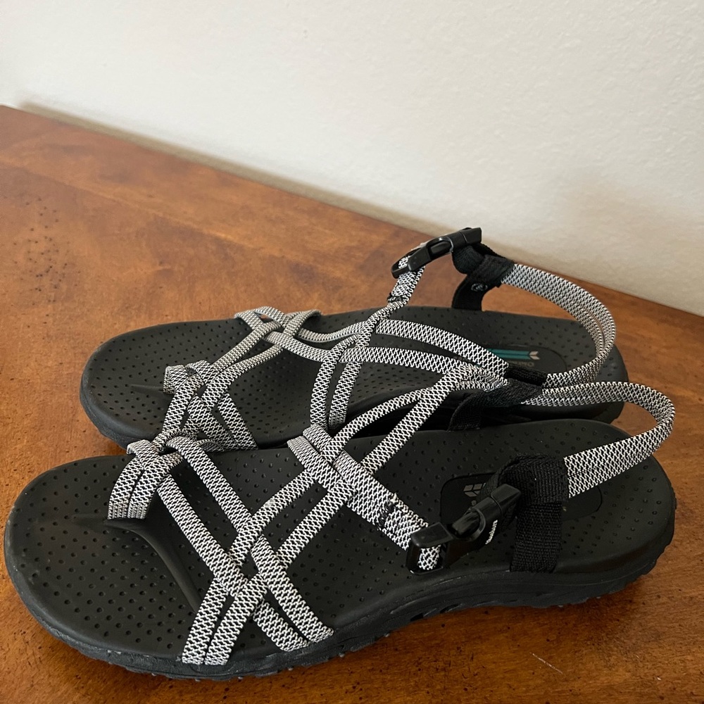 Sketchers outdoor lifestyle sandals!